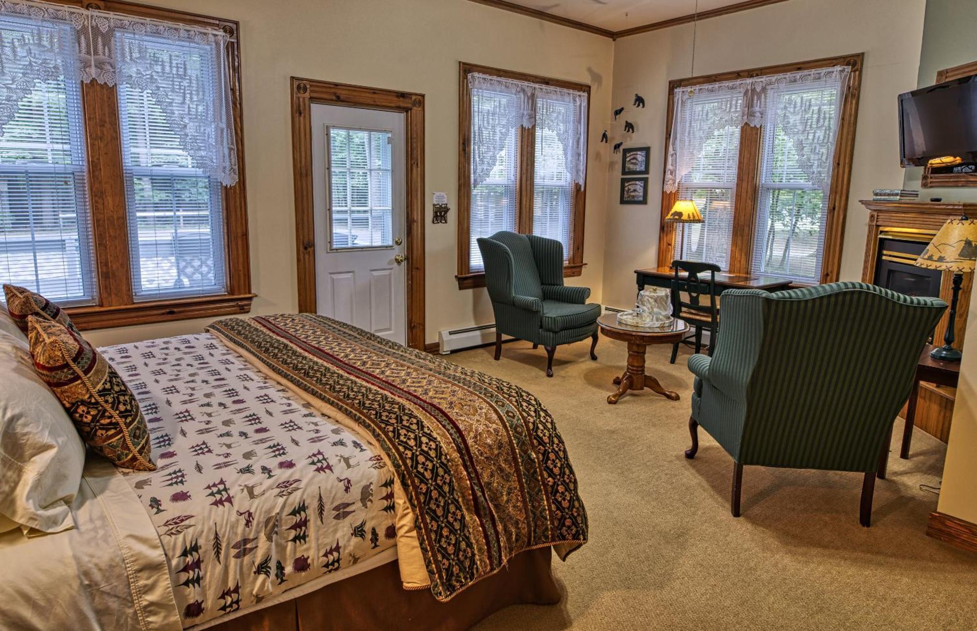 Rockwell Falls Inn And Wine Bar Lake Luzerne Quarto foto