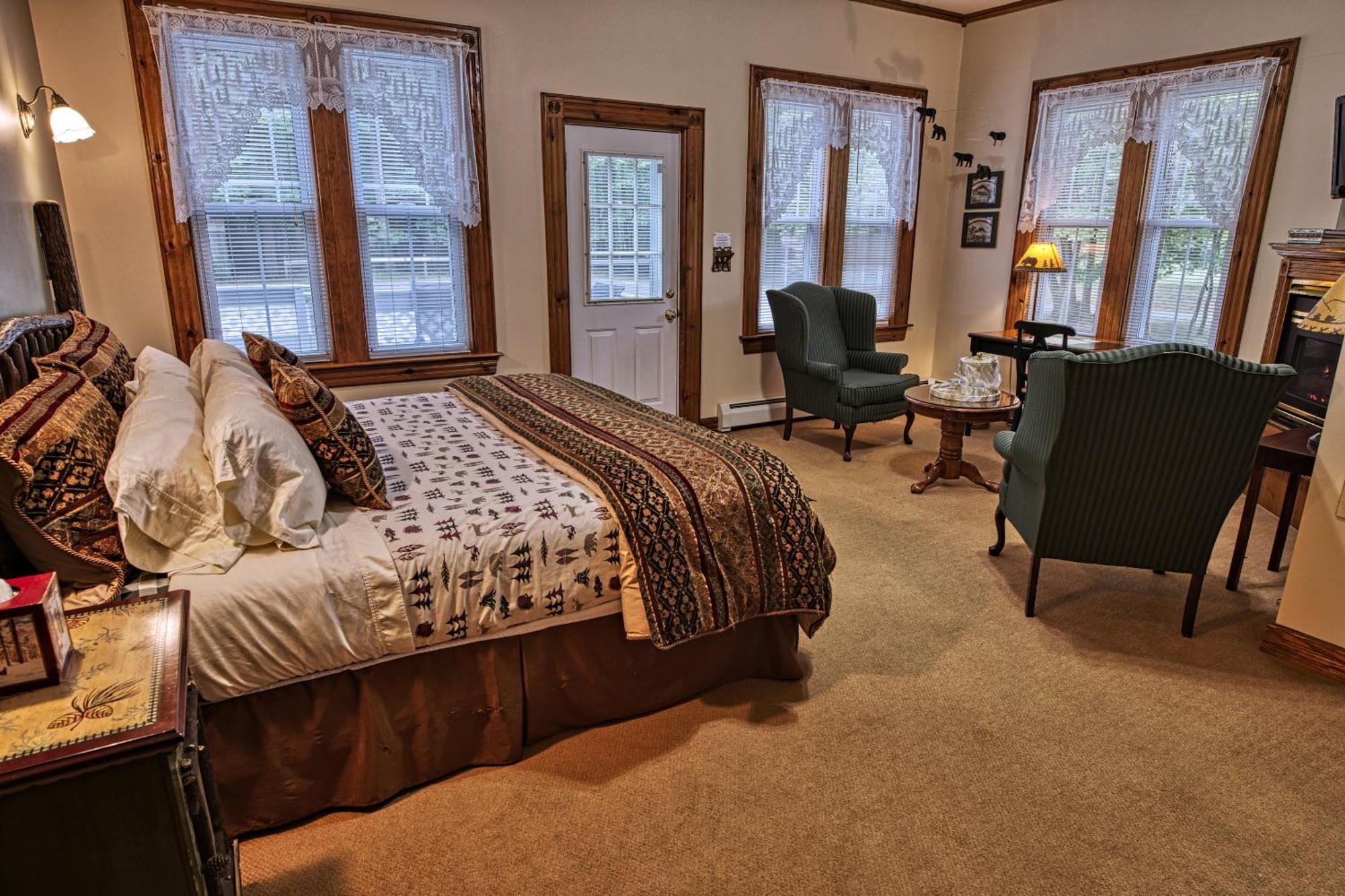 Rockwell Falls Inn And Wine Bar Lake Luzerne Quarto foto