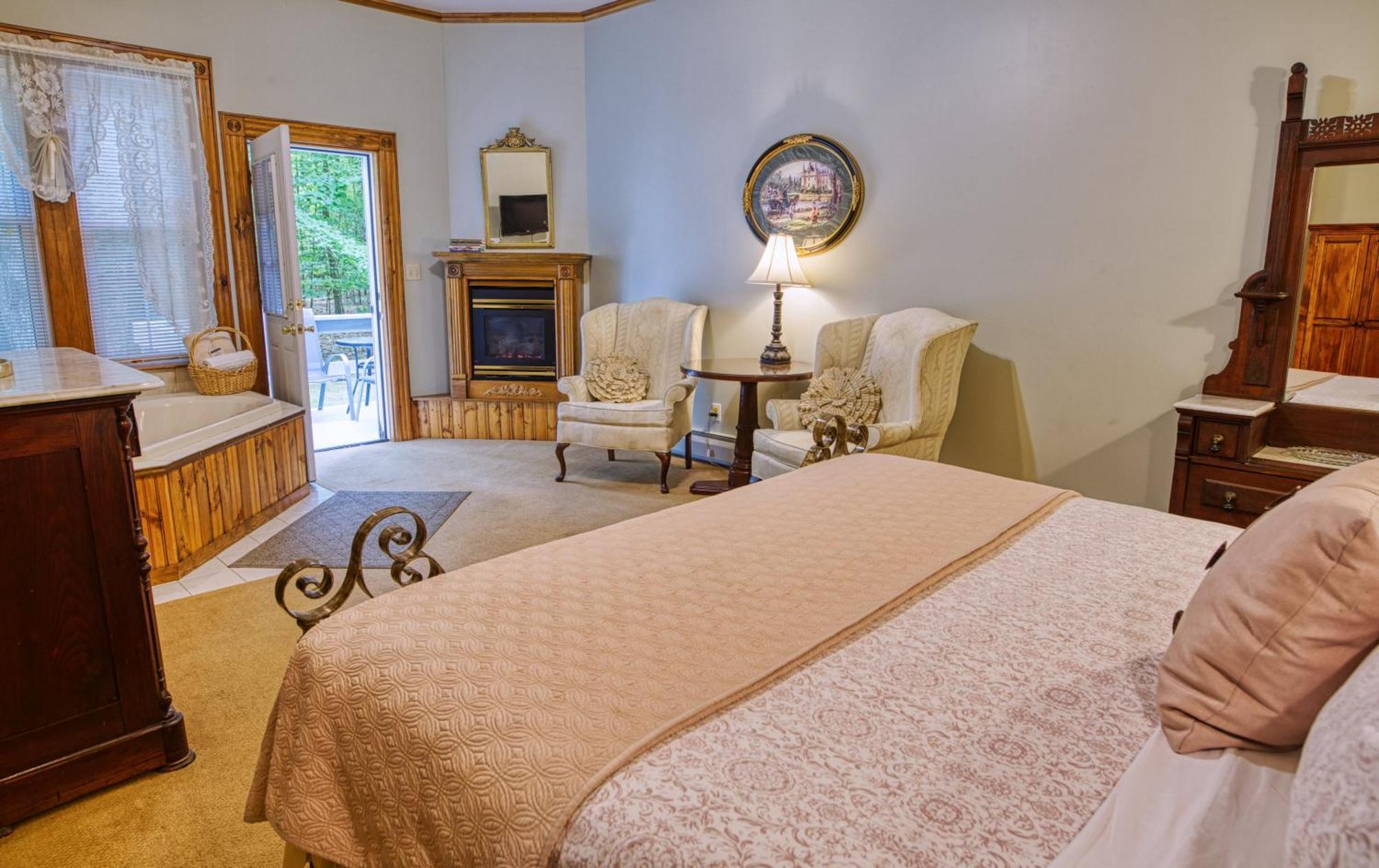 Rockwell Falls Inn And Wine Bar Lake Luzerne Quarto foto