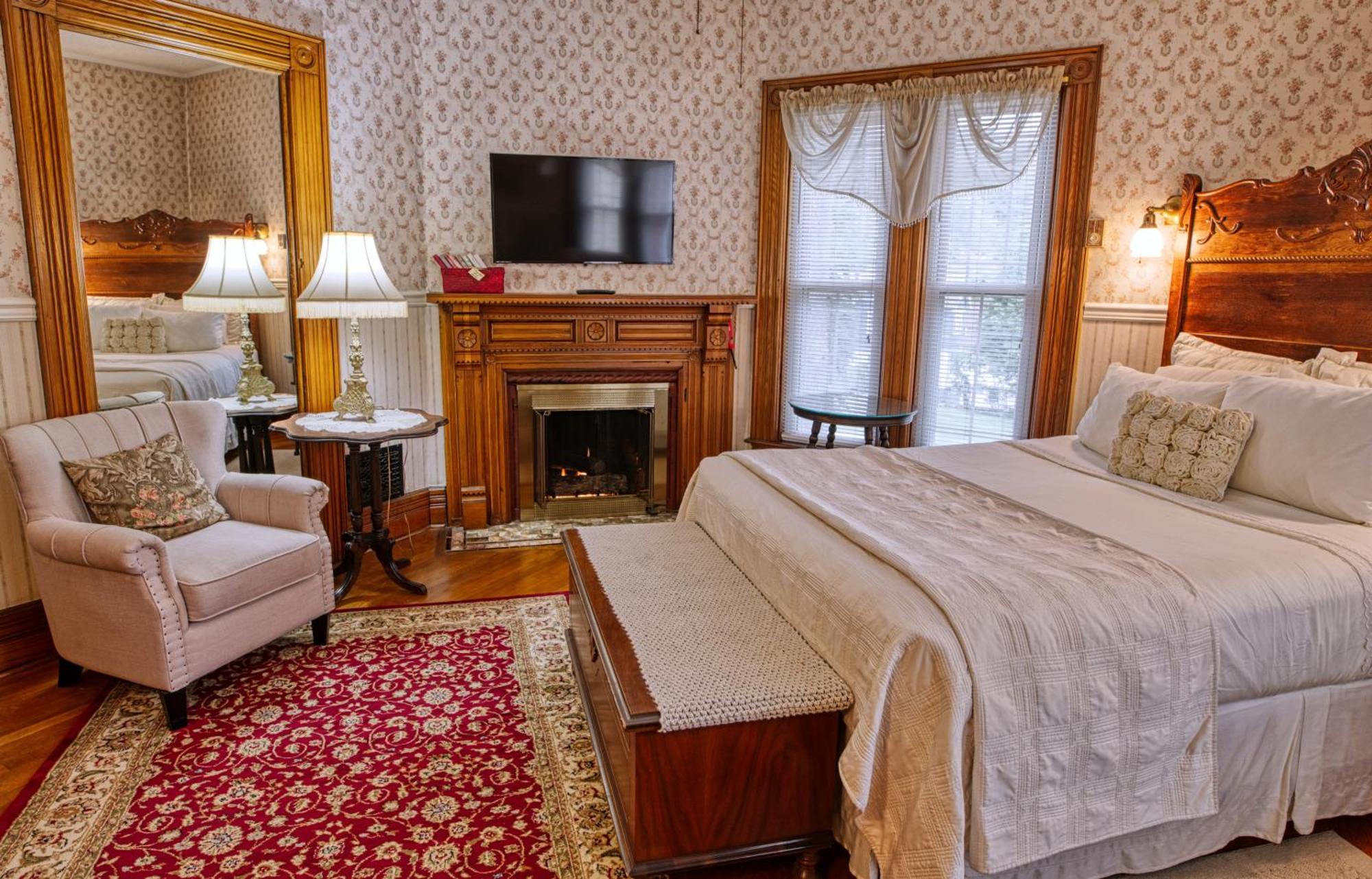 Rockwell Falls Inn And Wine Bar Lake Luzerne Quarto foto