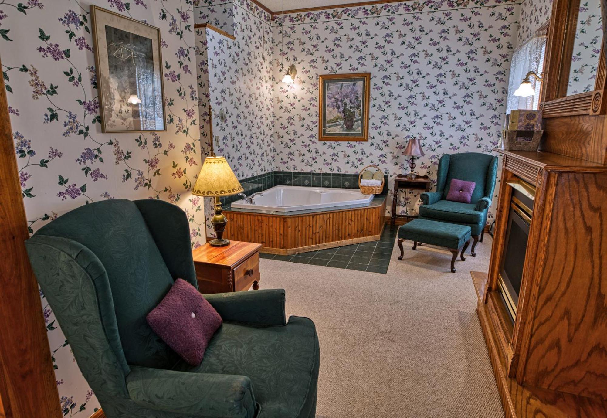 Rockwell Falls Inn And Wine Bar Lake Luzerne Quarto foto
