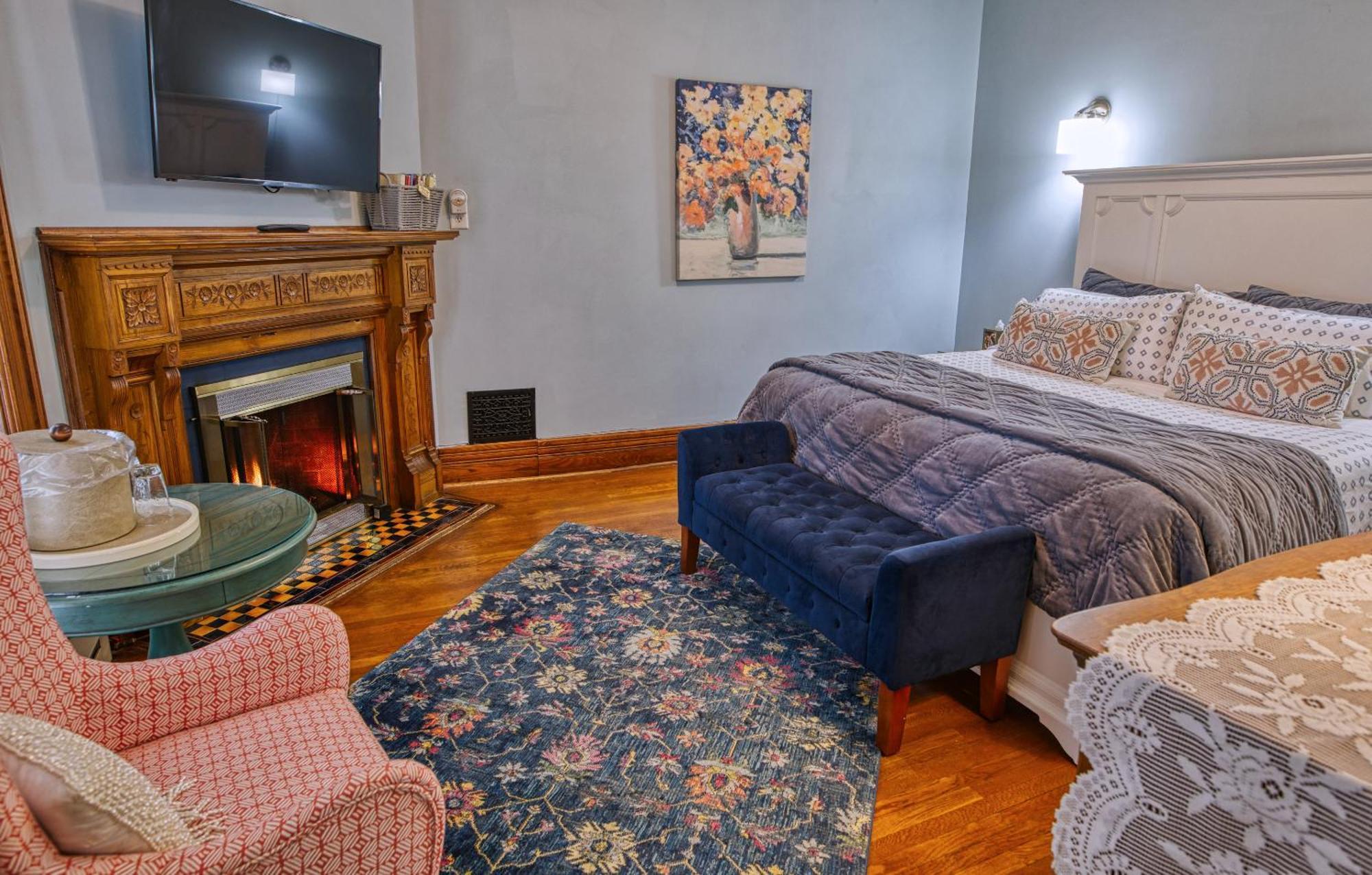 Rockwell Falls Inn And Wine Bar Lake Luzerne Quarto foto