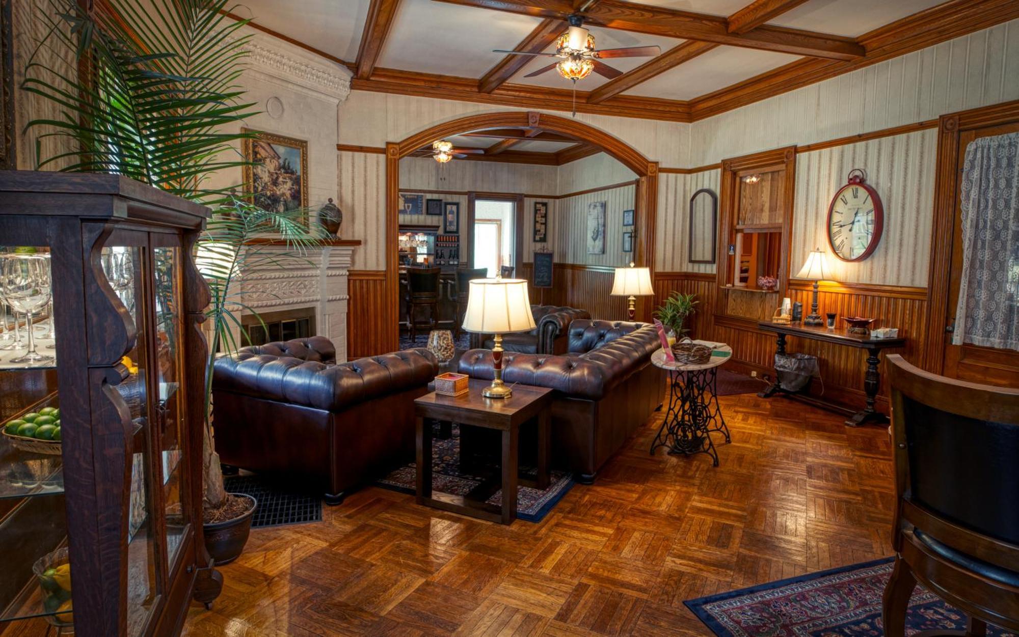 Rockwell Falls Inn And Wine Bar Lake Luzerne Exterior foto